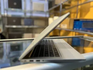 New Laptop HP EliteBook 830 G8 16GB Intel Core I7 SSD 512GB
