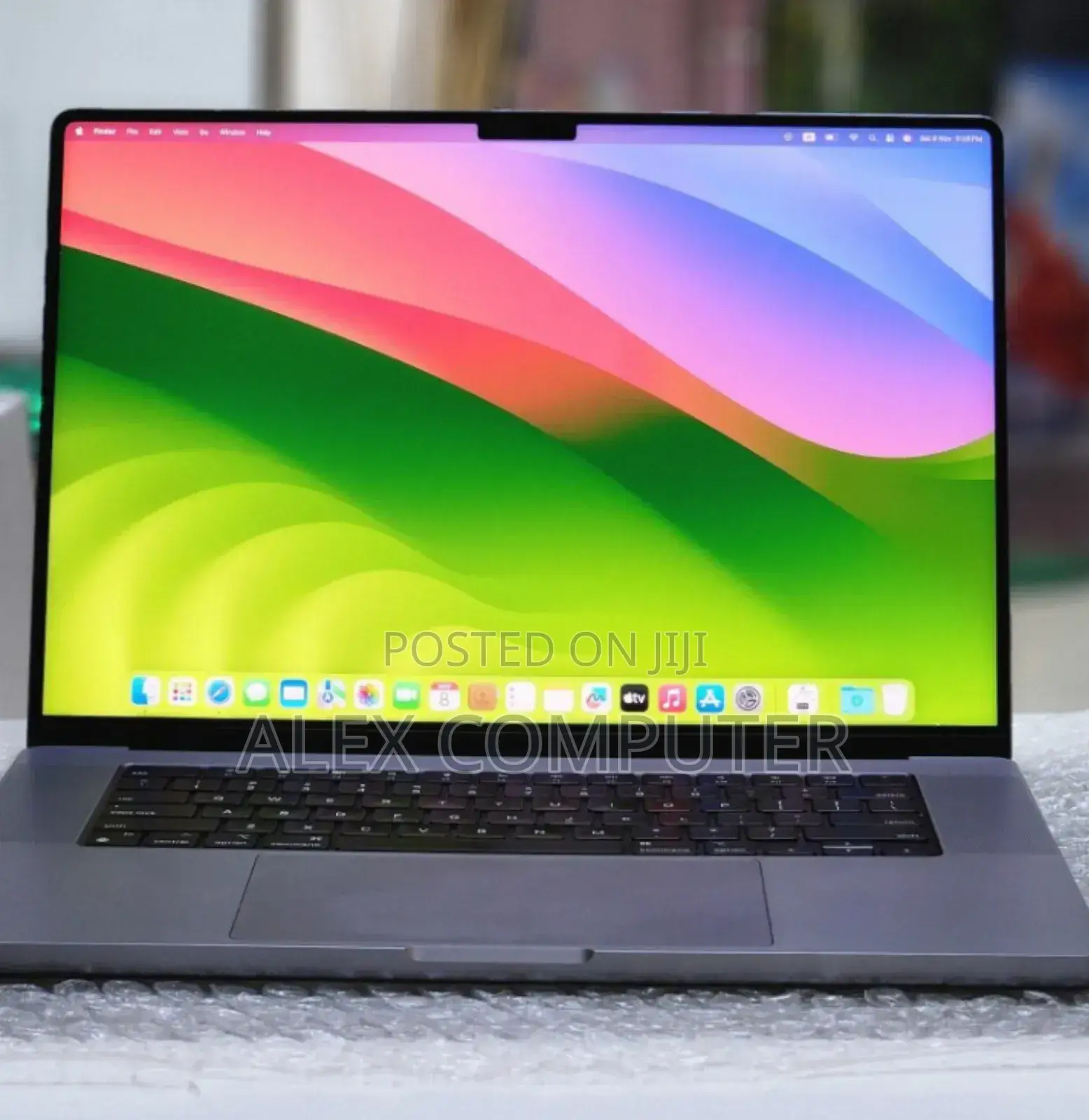 New Laptop Apple MacBook Pro M1 32GB Apple M1 Pro SSD 512GB