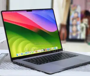 New Laptop Apple MacBook Pro M1 32GB Apple M1 Pro SSD 512GB
