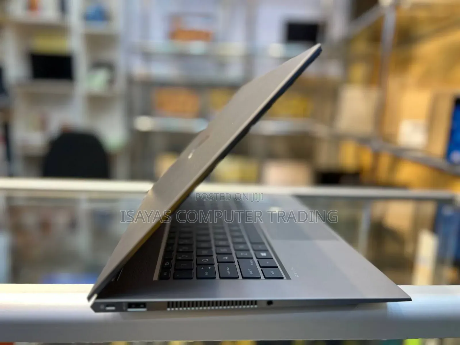 New Laptop HP ZBook Studio G8 16GB Intel Core I9 SSD 512GB