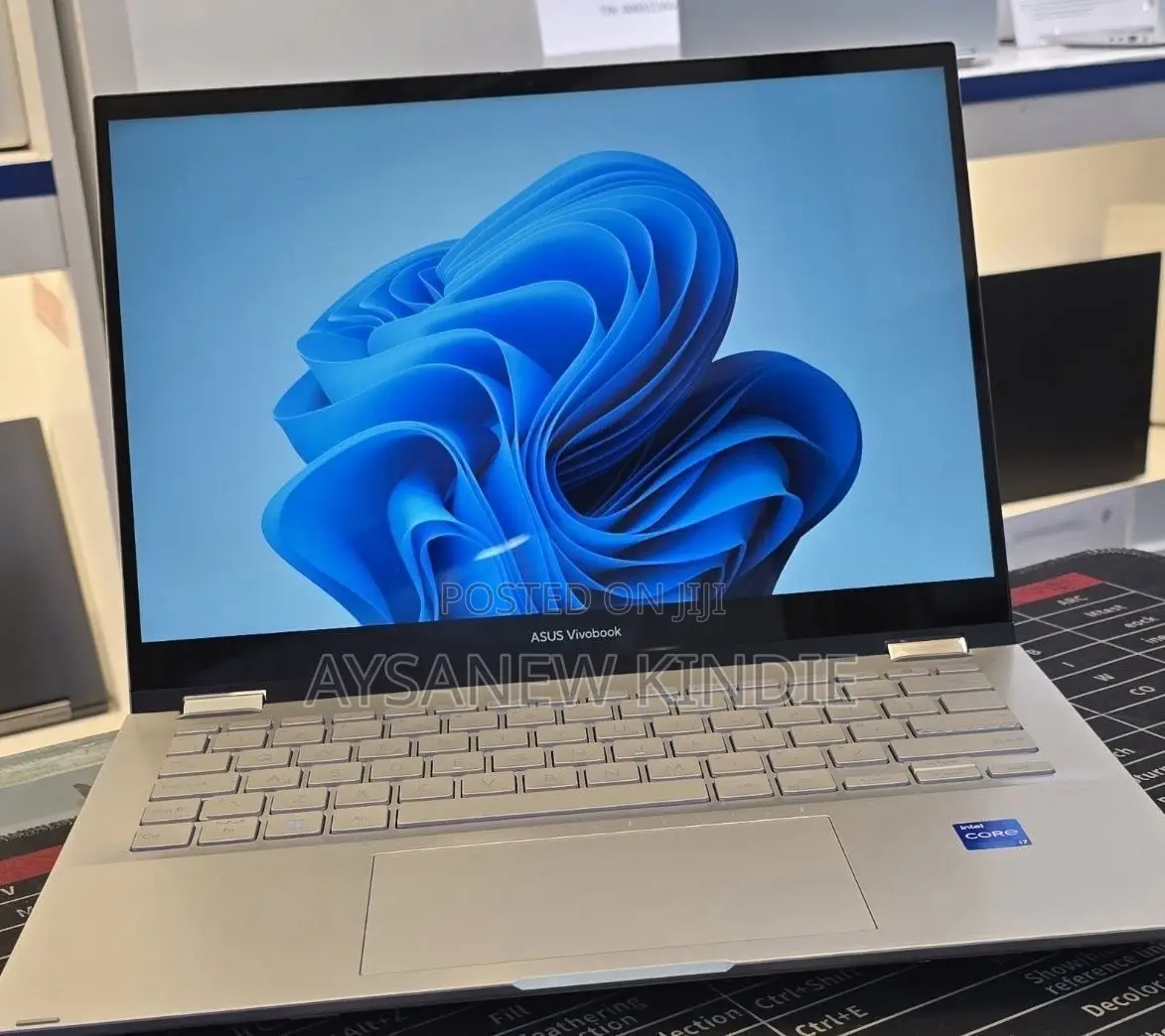 New Laptop Asus Vivobook 16 16GB Intel Core I7 SSD 1T