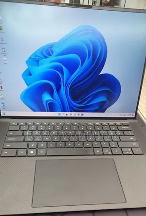 New Laptop Dell Precision 5570 16GB Intel Core I7 SSD 512GB