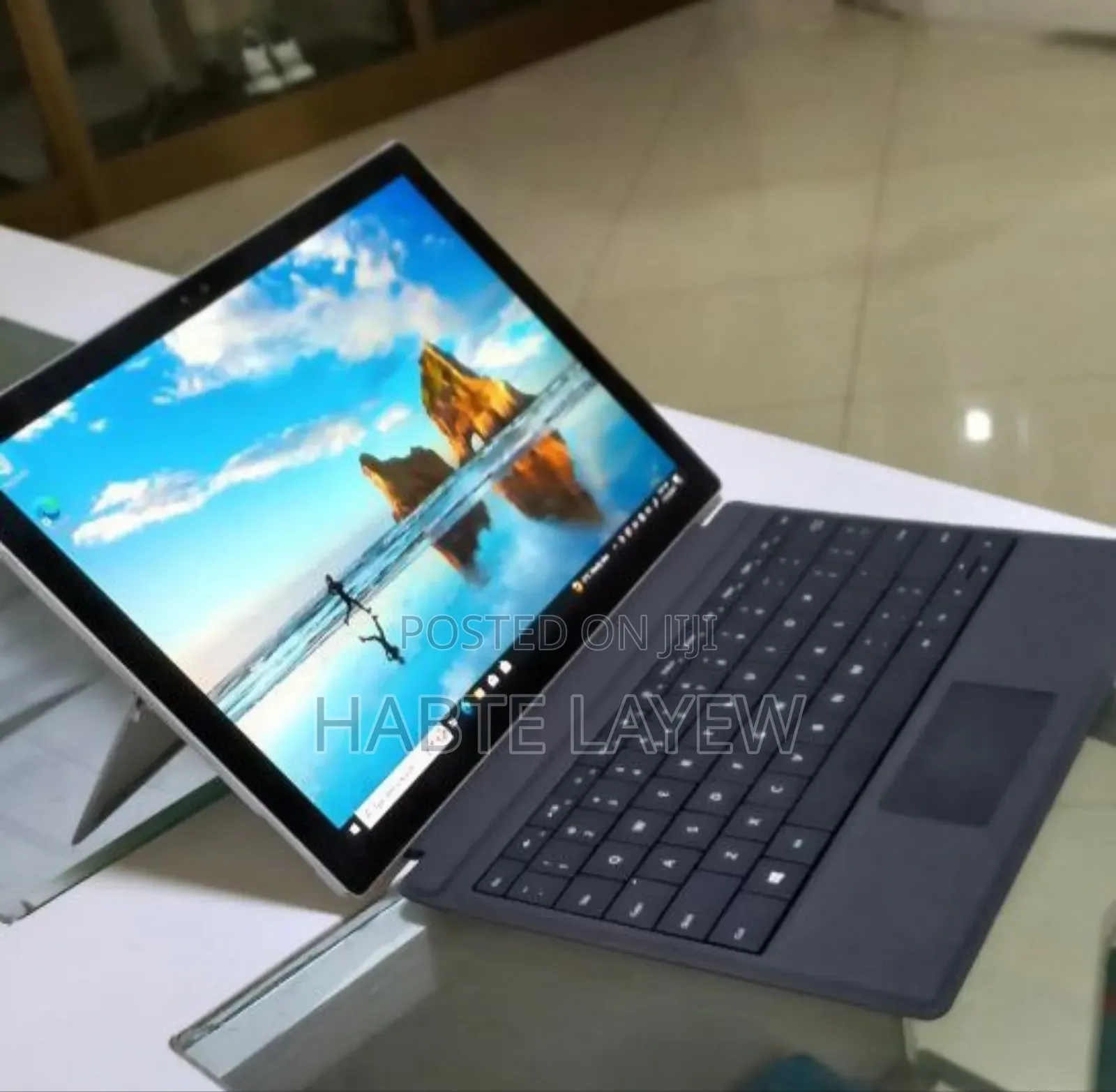 New Laptop Microsoft Surface 8GB Intel Core I5 SSD 128GB