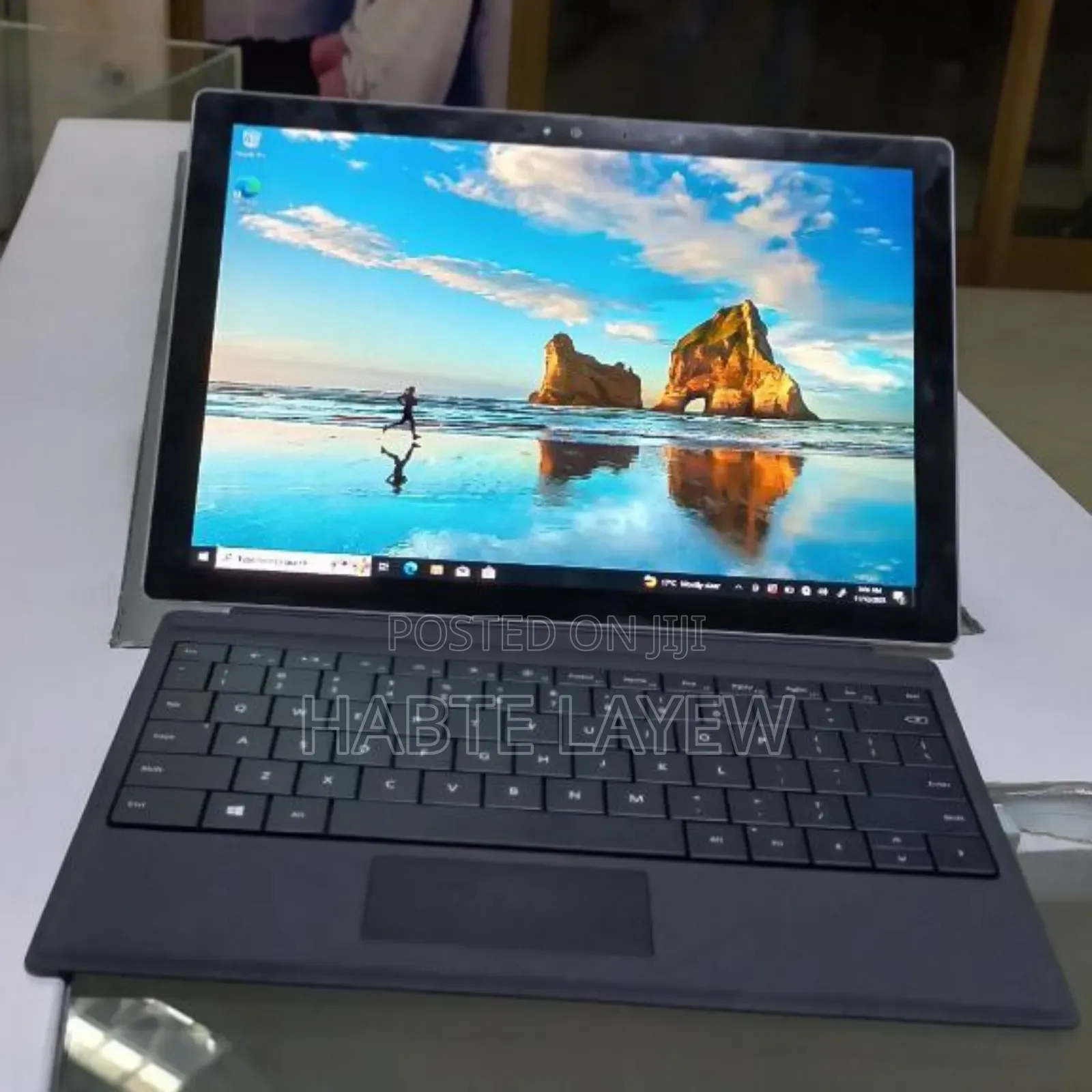 New Laptop Microsoft Surface 8GB Intel Core I5 SSD 128GB