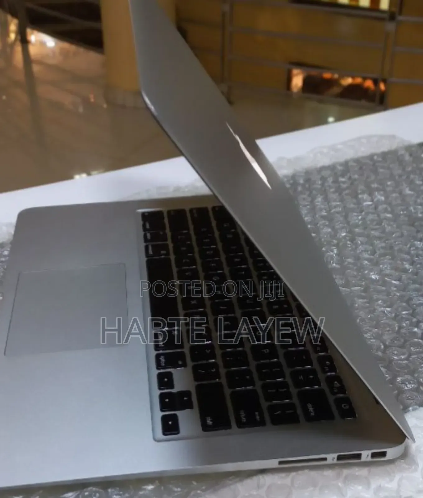 New Laptop Apple MacBook 2014 8GB Intel Core I5 SSD 256GB