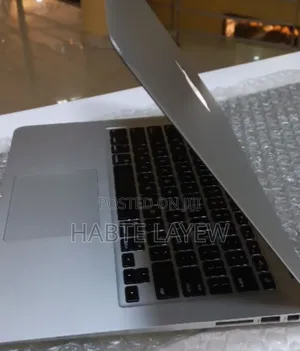 New Laptop Apple MacBook 2014 8GB Intel Core I5 SSD 256GB