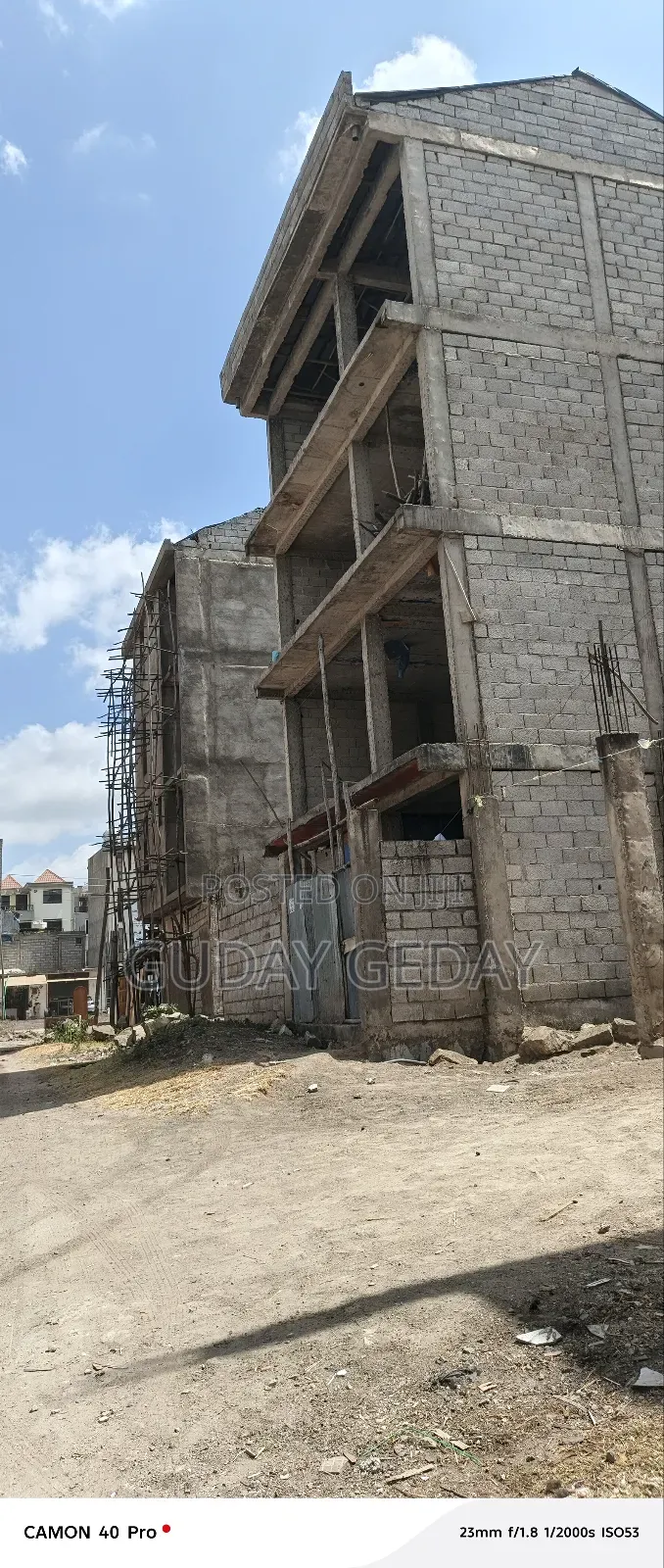 3bdrm House in Akaky Kaliti for sale