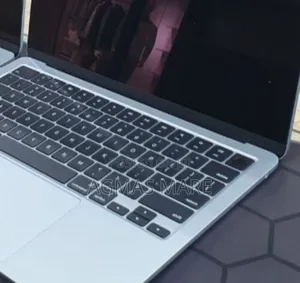 New Laptop Apple MacBook Air 2025 M4 13-Inch 8GB Apple M4 SSD 256GB