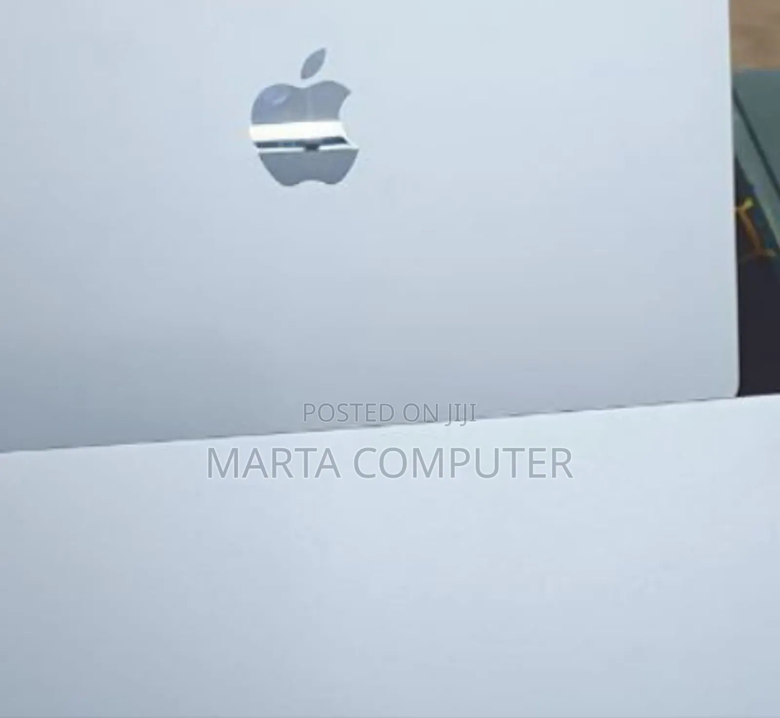 New Laptop Apple MacBook Air 16GB Intel Core I9 SSD 256GB