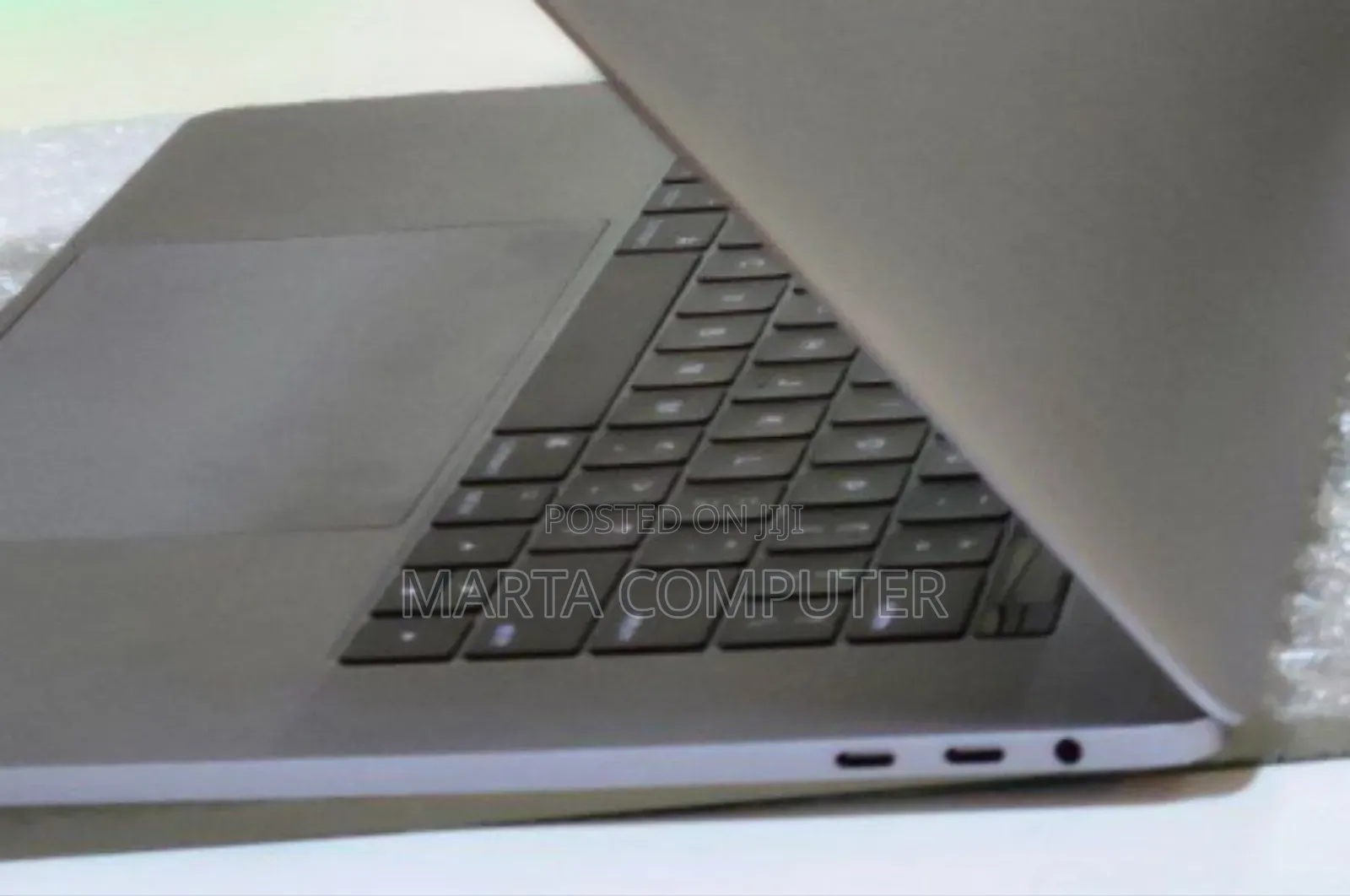 New Laptop Apple MacBook Pro 2017 16GB Intel Core I7 SSD 512GB