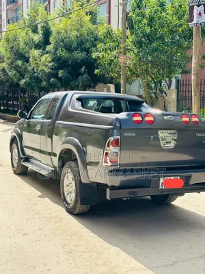 Toyota Hilux SR5 4x4 2014 Gray