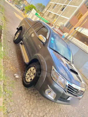 Toyota Hilux SR5 4x4 2014 Gray
