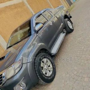 Photo - Toyota Hilux SR5 4x4 2014 Gray