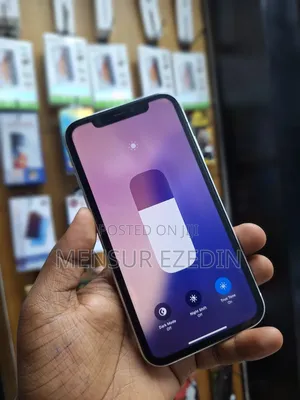 Photo - Apple XR 64 GB White