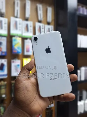 Apple XR 64 GB White