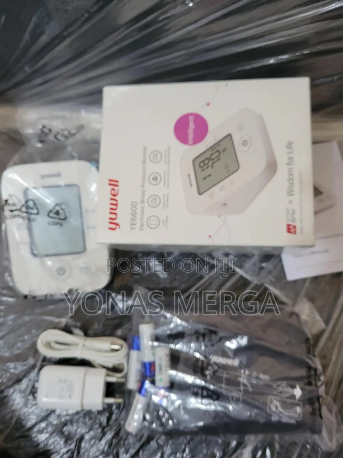 Electrical Bp Monitor奩黛adopt High Quality Air-Pump,During Measurement