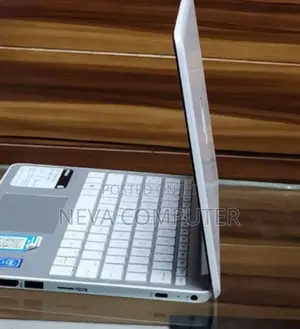 New Laptop HP Stream Notebook 4GB Intel Core I5 SSD 640GB