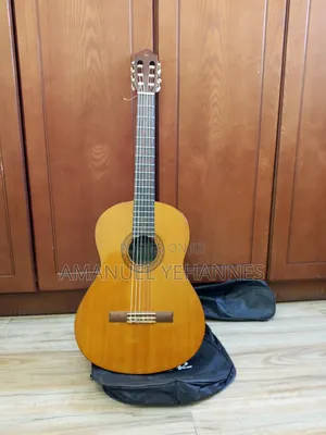 Yamaha C40 Acoustic Classical Guitar