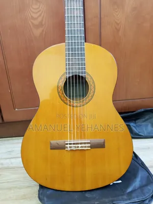 Yamaha C40 Acoustic Classical Guitar