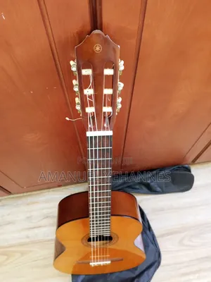 Yamaha C40 Acoustic Classical Guitar