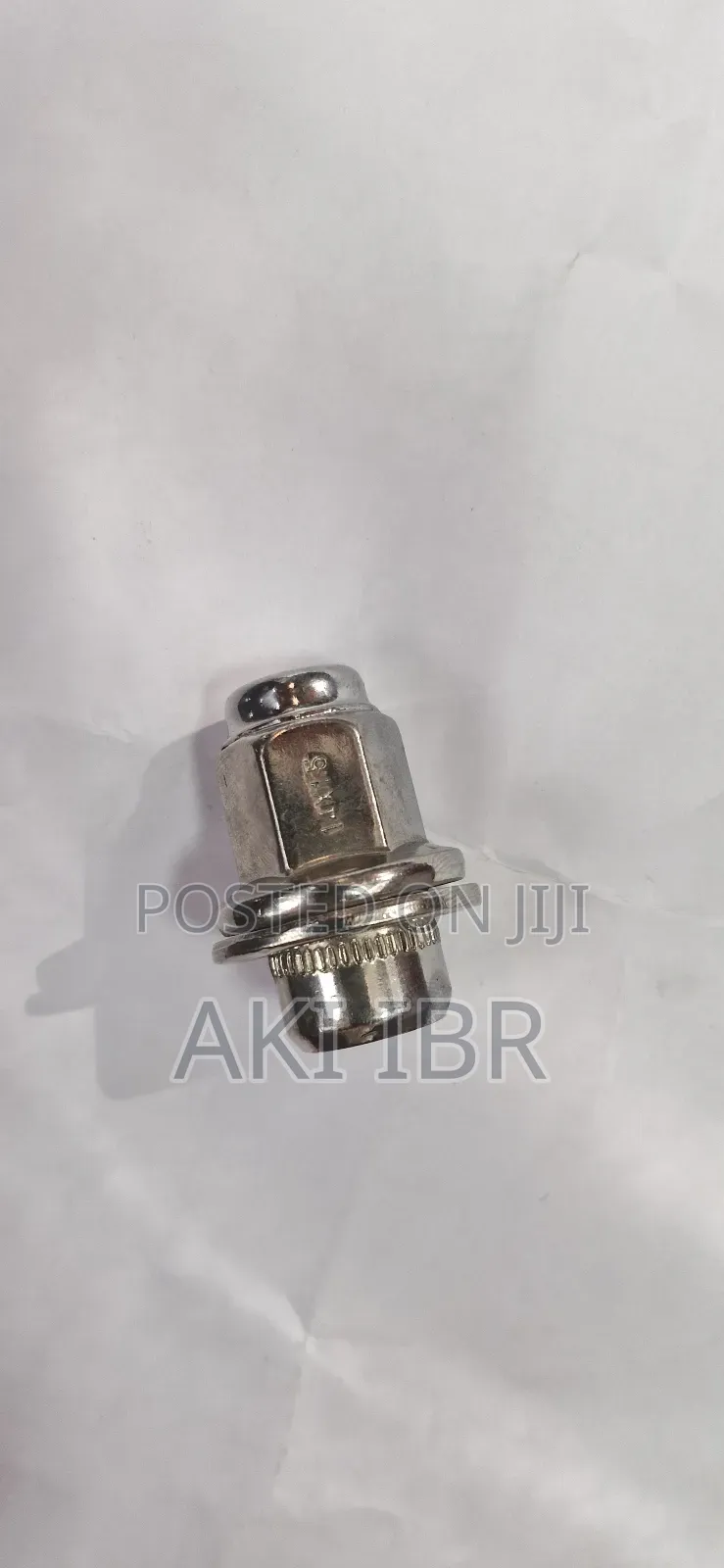 Hub Bolt V8/Landcruiser