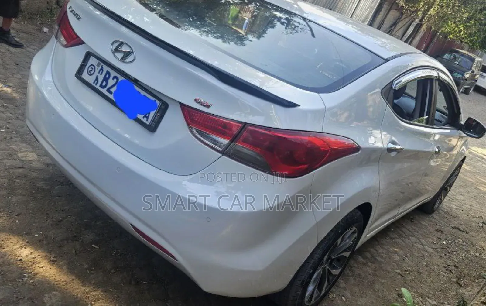Hyundai Avante 2012 White
