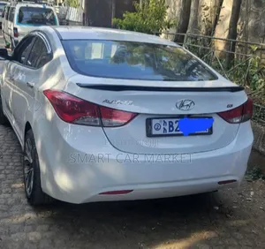 Hyundai Avante 2012 White