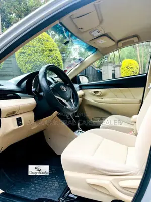 Toyota Corolla 2013 White