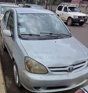 Toyota Platz 2003 Silver