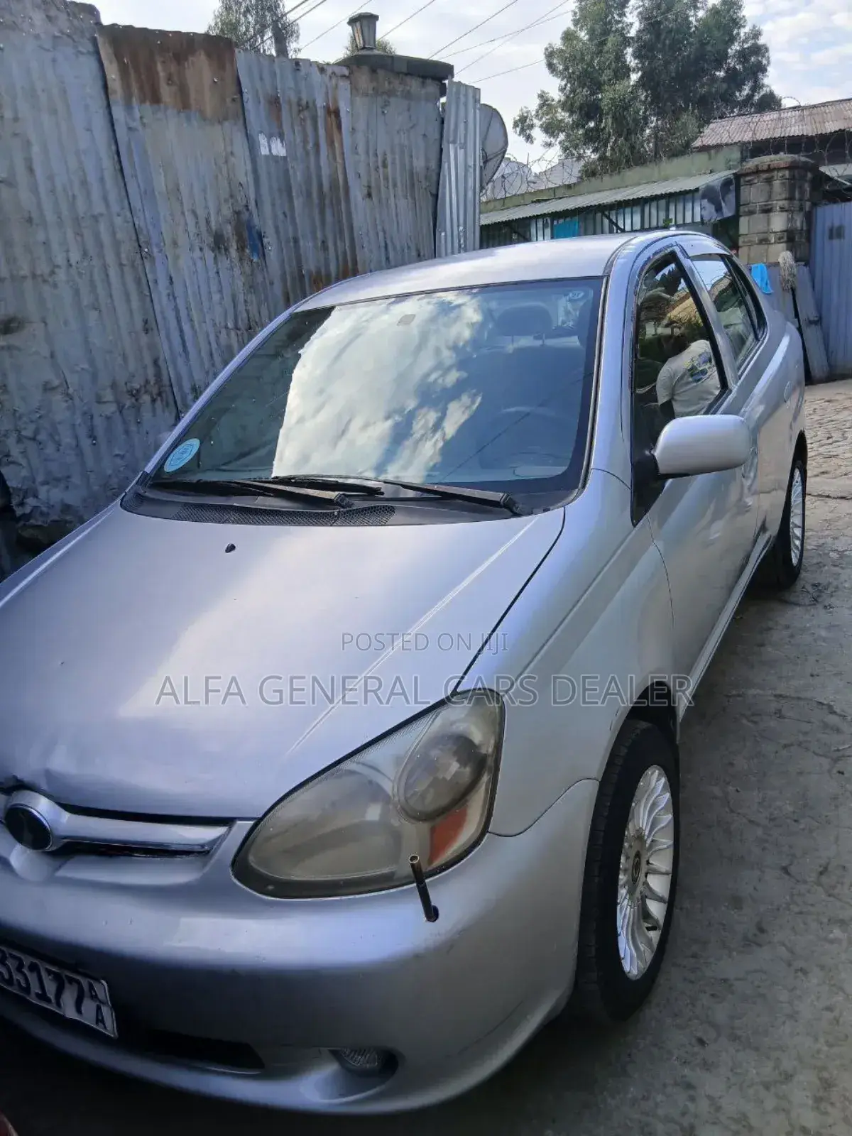 Toyota Platz 2003 Silver