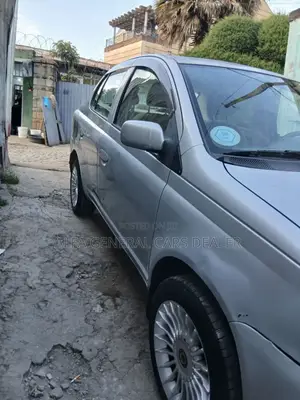 Toyota Platz 2003 Silver