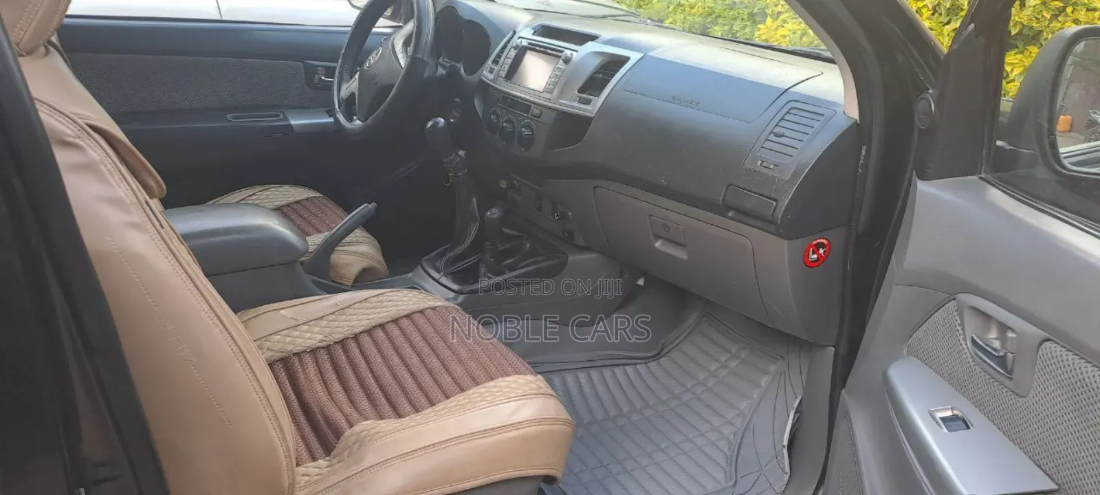 Toyota Hilux 2013 Black