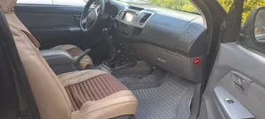 Toyota Hilux 2013 Black