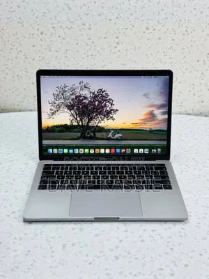 Photo - Laptop Apple MacBook Pro 2019 16GB Intel Core I5 SSD 256GB