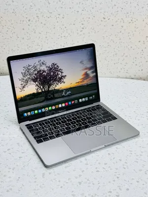Laptop Apple MacBook Pro 2019 16GB Intel Core I5 SSD 256GB