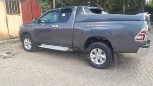 Toyota Hilux 2017 Gray
