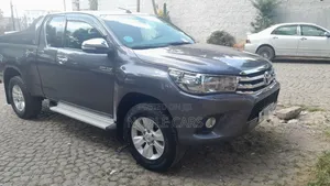 Toyota Hilux 2017 Gray