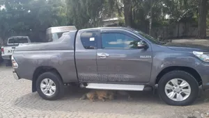 Toyota Hilux 2017 Gray