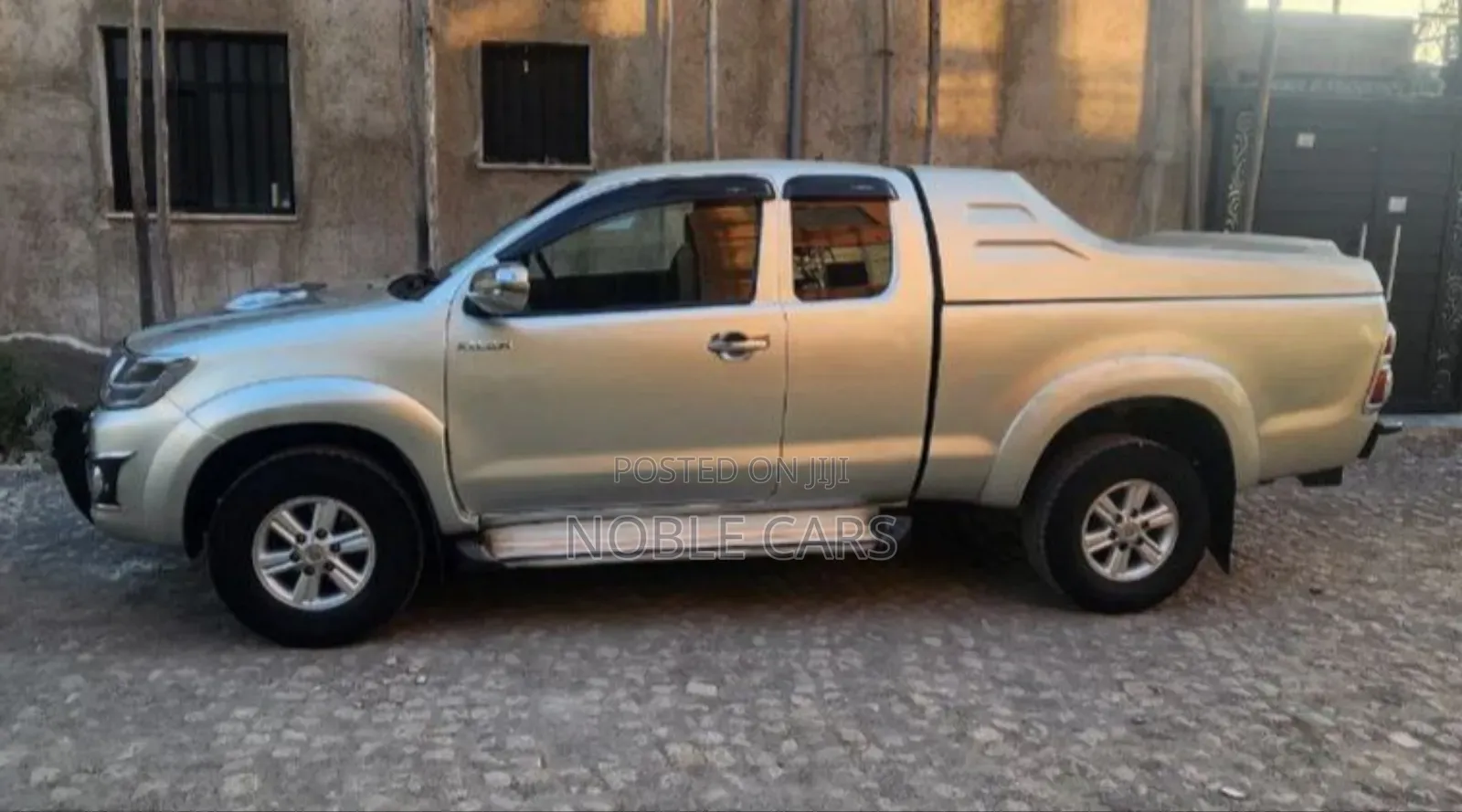 Toyota Hilux 2012 Gray