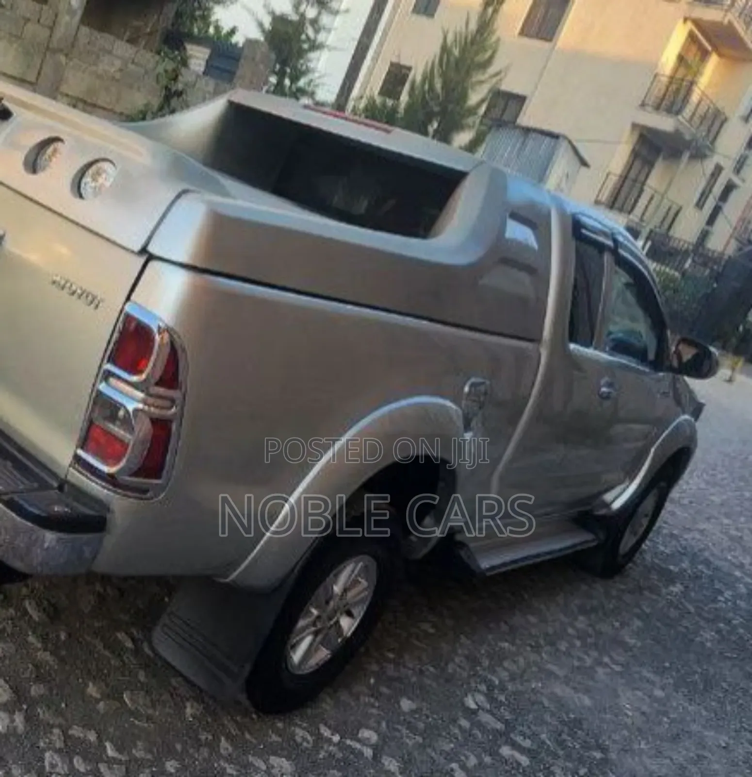 Toyota Hilux 2012 Gray