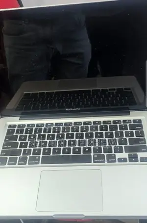 Photo - Laptop Apple MacBook Pro 2010 8GB Intel Core I5 HDD 1T