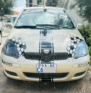 Toyota Vitz 2002 Silver