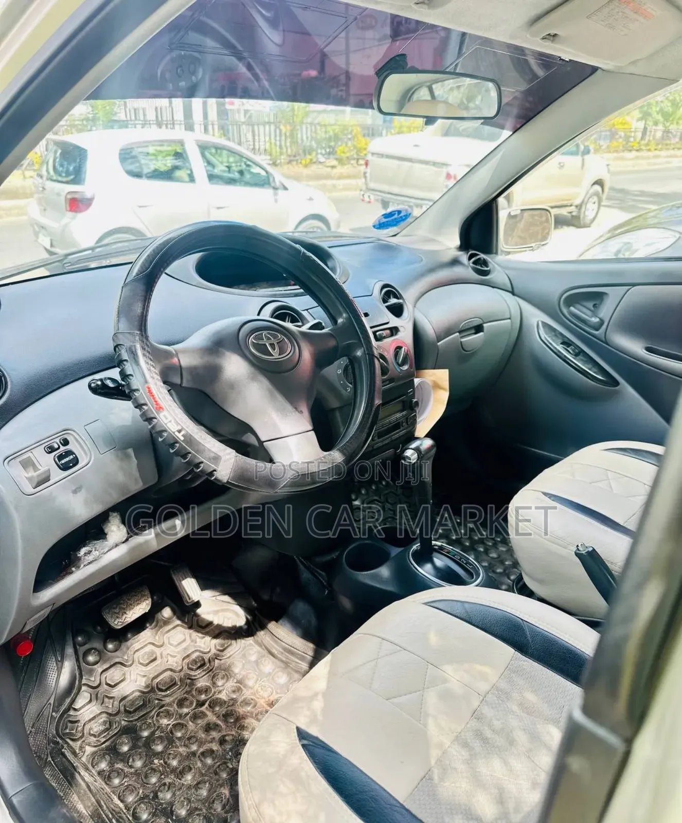 Toyota Vitz 2002 Silver