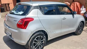 New Suzuki Swift 2023 Silver