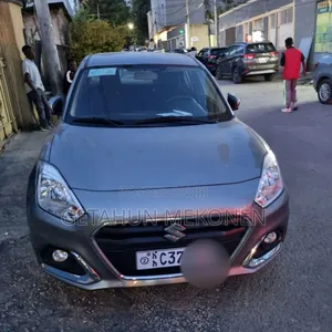 Photo - Suzuki Dzire 2022 Silver