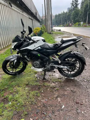 Bajaj Pulsar NS 200 2018 White
