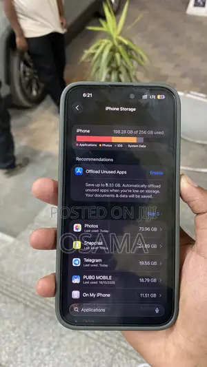 Photo - Apple iPhone 15 Pro Max 256 GB Black