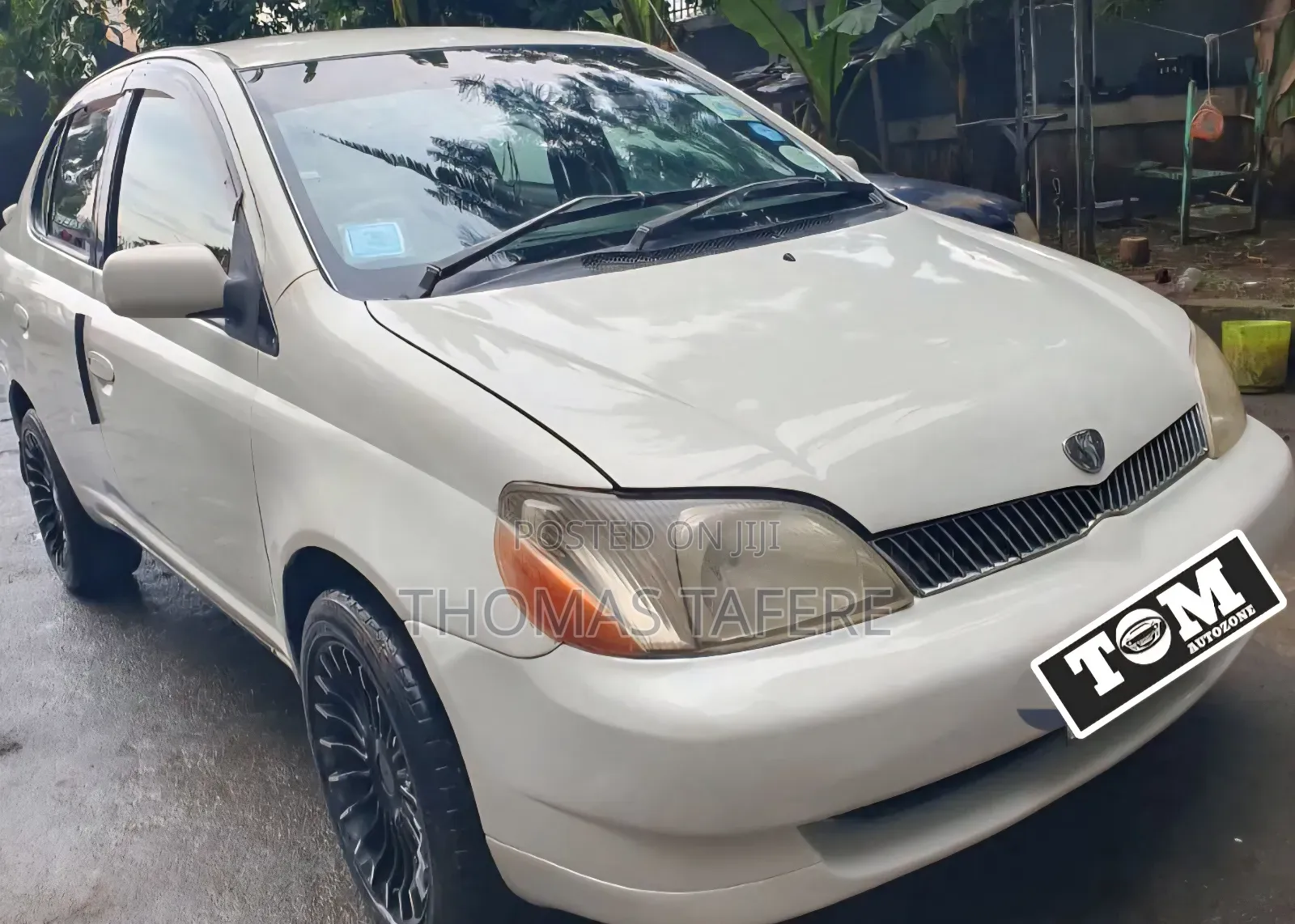 Toyota Platz 2002 White