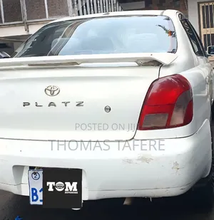 Toyota Platz 2002 White