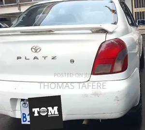 Toyota Platz 2002 White